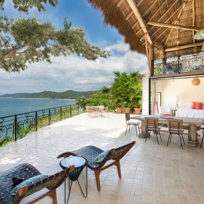local-tribe-de-mexico-hotel-in-sayulita-amor-eterno-ocean-view-beach-chairs (1)