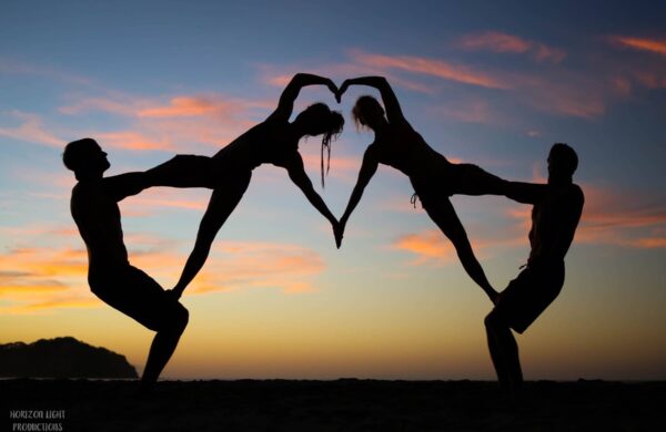 amor-boutique-hotel-yoga-retreat-heart-silhouette-beach