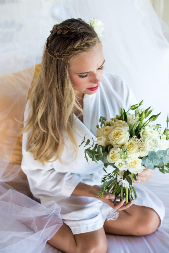 amor-weddings-sayulita-mexico-bride-bouquet-of-flowers