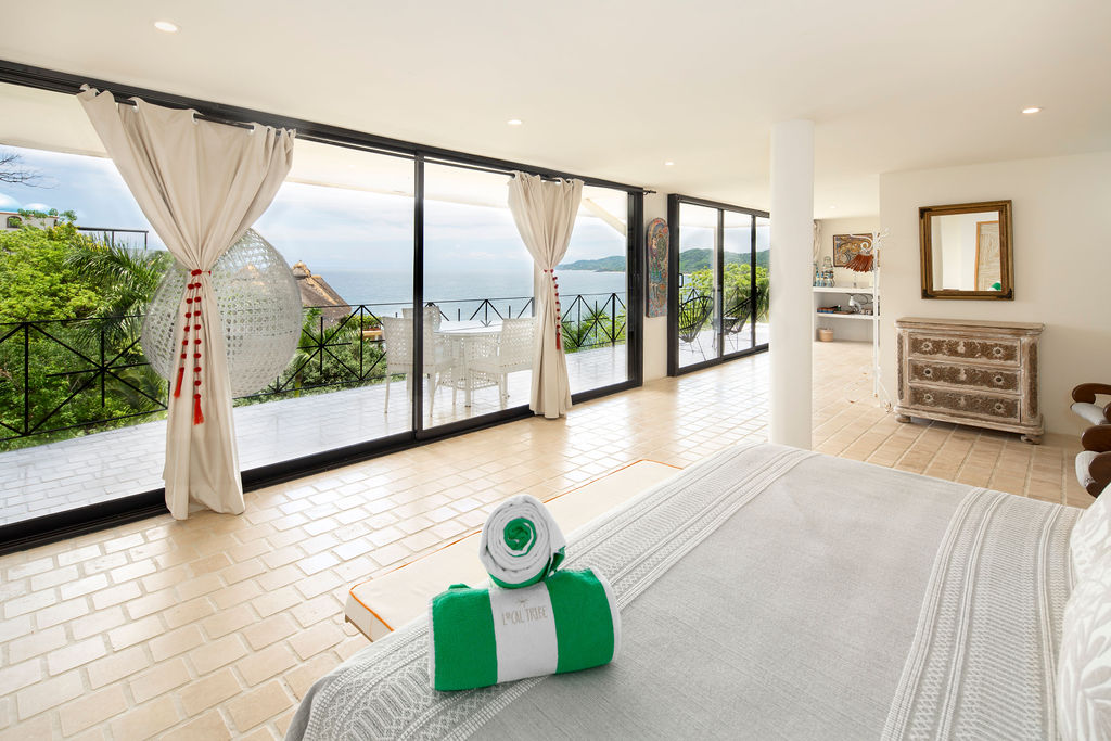 local-tribe-de-mexico-hotel-in-sayulita-two-bedroom-studios-ocean-view-panorama-beach-towel